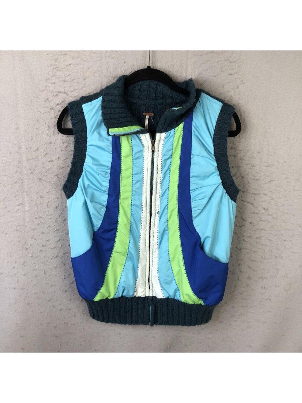 Free People Vest Womens M Blue Knit Back Puffer Stripe Colorblock Gorpcore - Picture 1 of 16